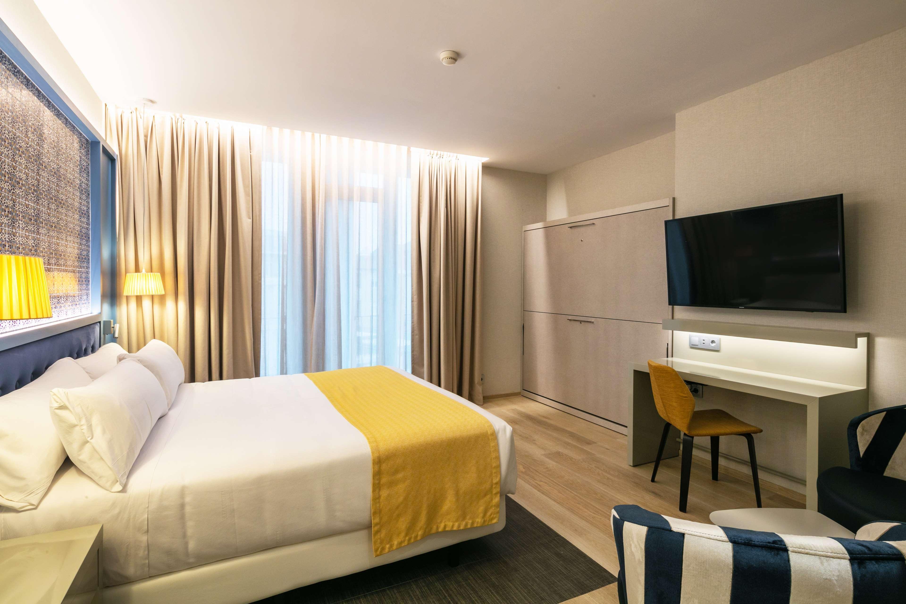 Catalonia Porto Hotel Bagian luar foto