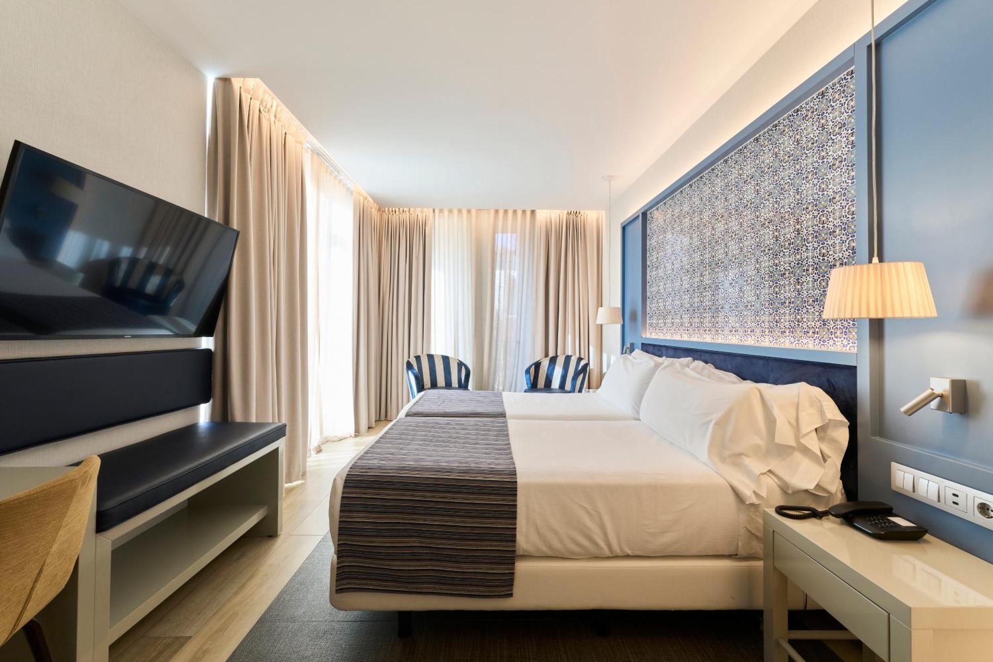 Catalonia Porto Hotel Bagian luar foto